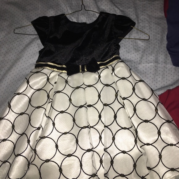 Toddler occasion dress - Picture 2 of 3